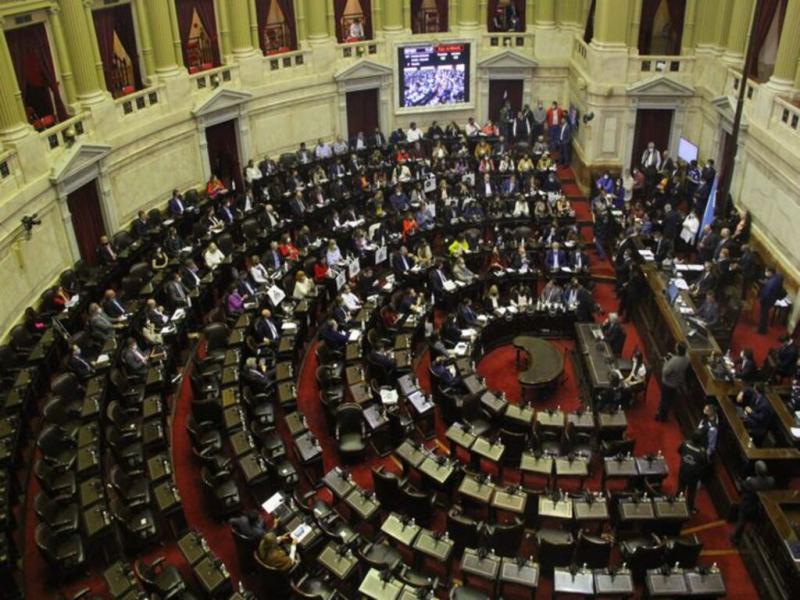 El Frente de Todos logr la presencia de 122 diputados en el recinto. El bloque que lidera Mximo Kirchner haba convocado el encuentro presencial para hoy a las 11.