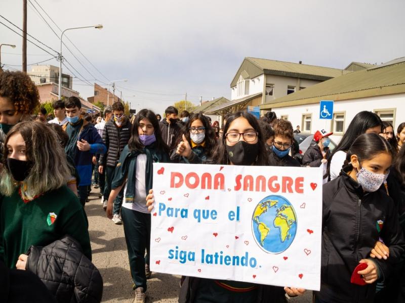 Este proyecto que empez siendo desde 5to de E.S.O se expandi no solo en el Colegio, sino que a nivel social y hoy nos acompaan las payasas de Hospital y las Mujeres Voluntarias del Garrahan, coment la Rectora rica Vittorangeli. 