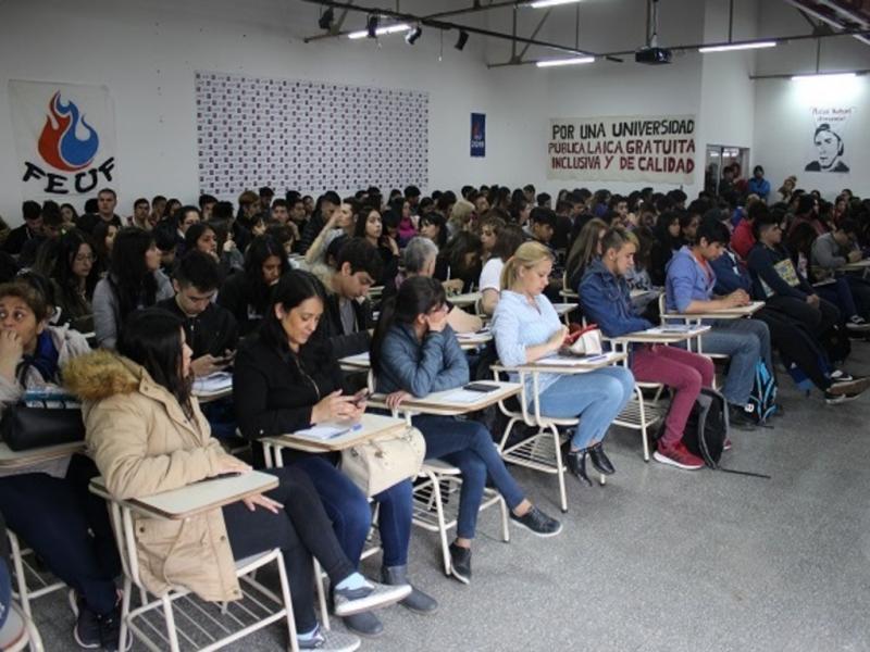 La UNTDF ofrecerá folletería sobre las diferentes carreras, su plan de estudio, salida laboral y perfil del egresado. Asimismo, se brindará información sobre las opciones de becas, pasantías, tutorías, entre otros servicios. 