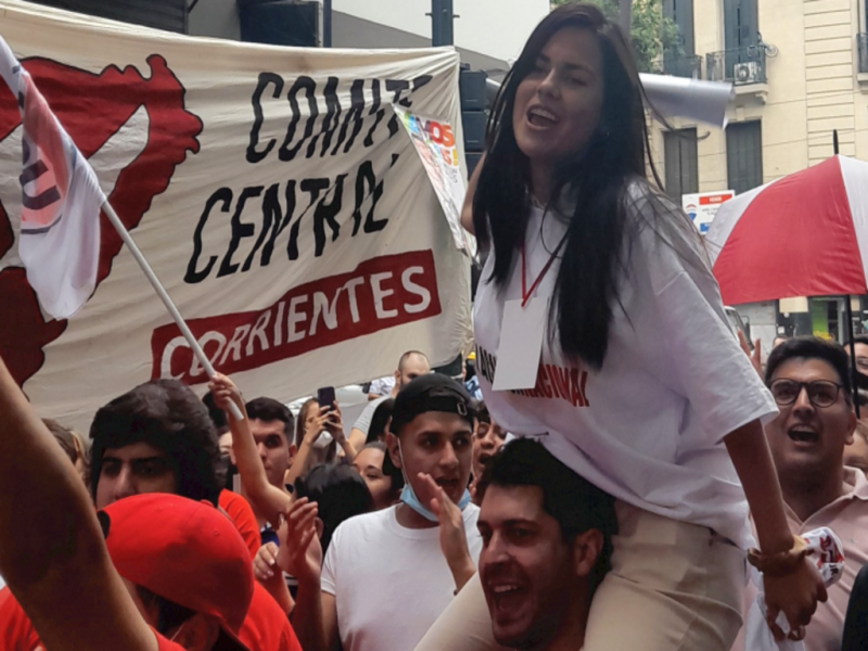 Valeria Pavn es de Corrientes y cont con el apoyo del Comit Central de la UCR y del Gobernador local, Gustavo Valds. Es Directora de Juventud de la provincia de Corrientes.  