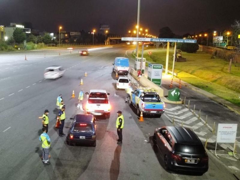 De los operativos participaron agentes de la Agencia Nacional de Seguridad Vial (ANSV) y de la Comisin Nacional de Regulacin del Transporte (CNRT), organismos del Ministerio de Transporte de la Nacin. 