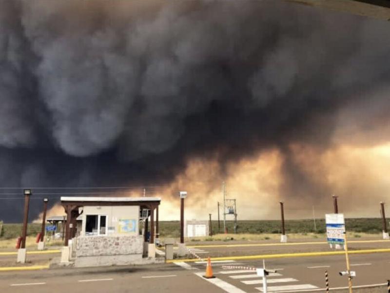 El Gobierno de Chubut encabez con efectivos del Ministerio de Seguridad y el apoyo de distintas reas, la evacuacin de personas que quedaron aisladas en Puerto Pirmides