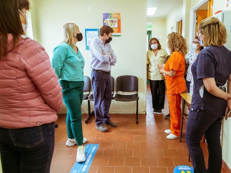 Debemos continuar reforzando el rea, mejorando las condiciones de los trabajadores del sector como lo venimos haciendo, invirtiendo en infraestructura y haciendo lo necesario para garantizar el derecho a la salud, refiri el Gobernador. 