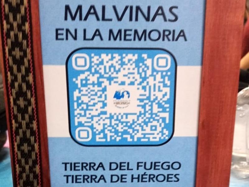 Esperamos que este Cdigo, que presentamos hoy, pueda llegar a todos; elevaremos el proyecto para que sea aprobado por las autoridades de Educacin, indic el Docente Jos Martnez. 