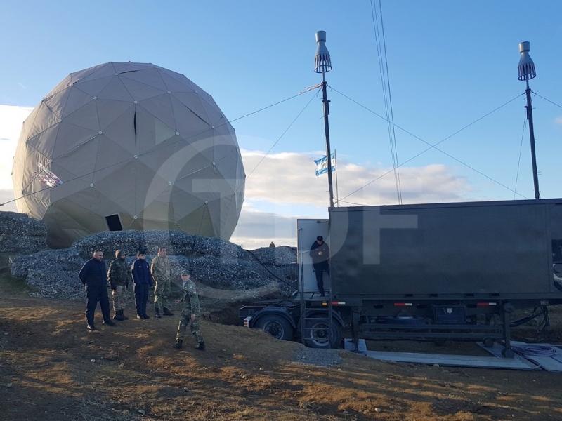 A fines de mayo, el Gobierno nacional puso en funcionamiento un radar de vigilancia y control aéreo modelo RPA -170M diseñado y construido íntegramente en la Argentina en el “Cabo Domingo”, Río Grande, Tierra del Fuego.  