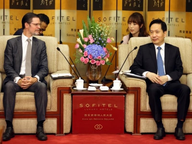 El tema fue analizado entre Vaca Narvaja y el Gobernador de Shaanxi, Zhao Yide, en una reunión en la que se repasó una agenda de cooperación integral, que incluyó temas culturales, comerciales y deportivos.