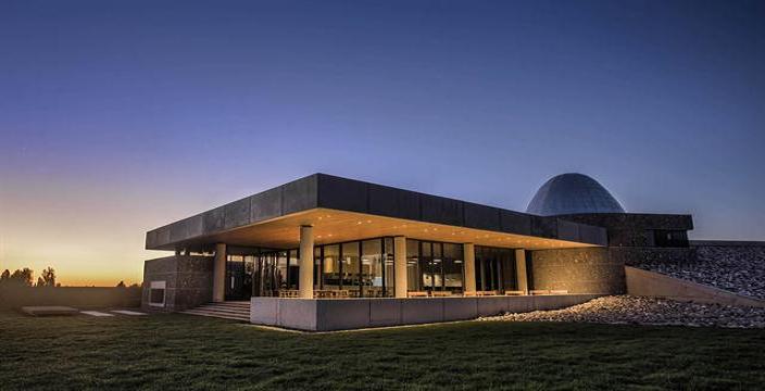 La bodega inaugurada en marzo se llev el Premio Oro en Arquitectura, Parques y Jardines en la ceremonia realizada en Portugal con el fin de promocionar los destinos ms destacados de la produccin del vino.