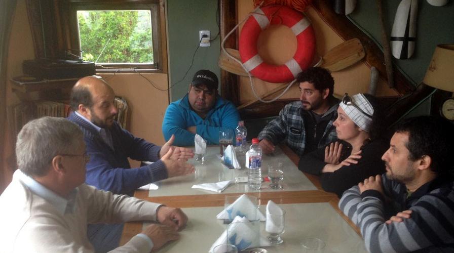 Visitamos a los pescadores artesanales de Almanza y de Ushuaia, as como los lugares donde estaran emplazados los muelles