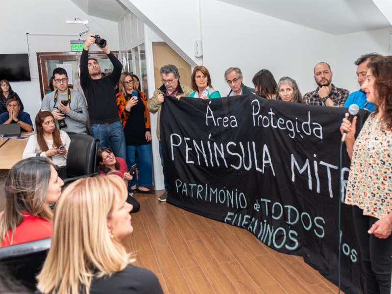 Agradecemos a todos los Legisladores de este perodo, que decidieron trabajar en beneficio de toda la comunidad, sostuvo Nora Loekemeyer, integrante de la Asociacin ManeKenk. 