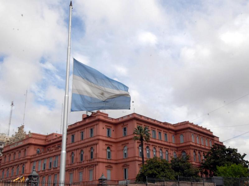 “El Gobierno y el pueblo argentino reconocemos en ella un símbolo internacional de la búsqueda de memoria, verdad y justicia por los miles de desaparecidos”, resalta del comunicado de Presidencia de la Nación.