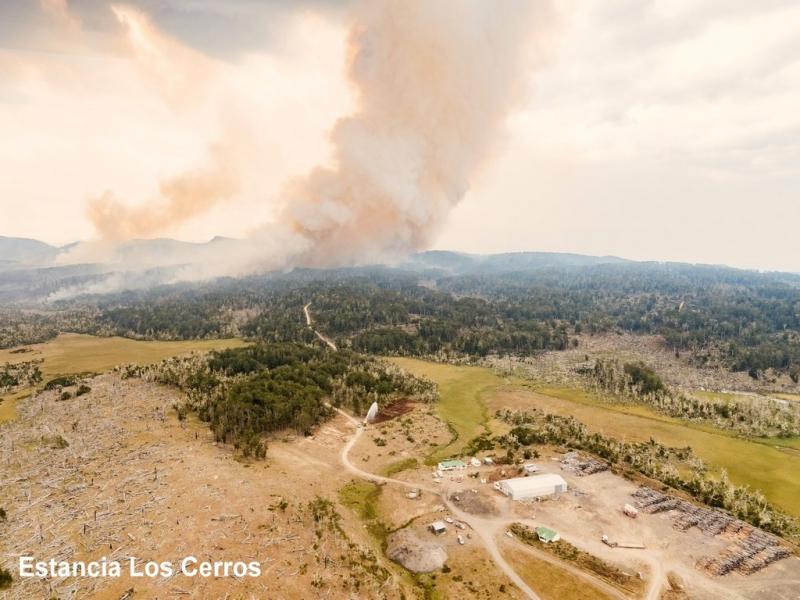 Todas las imgenes areas fueron registradas en el sobrevuelo que realizaron este domingo 11 de diciembre entre las 15 y las 17 horas, autoridades provinciales y del Servicio Nacional de Manejo del Fuego.