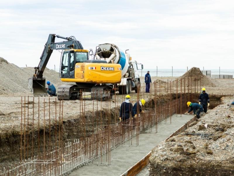 La nueva planta de pretratamiento cloacal de Ro Grande beneficiar a unos 50.000 vecinos y vecinas. Es financiada con fondos no reintegrables del Ente Nacional de Obras Hdricas de Saneamiento.