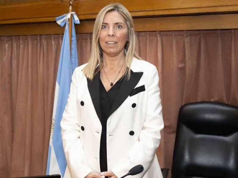 El Ministro de Justicia de la Nación reveló que Eugenia Capuchetti está contratada desde 2019 en el Gobierno de Larreta, a pesar de que los Jueces tienen prohibida toda actividad, con excepción de la docencia.