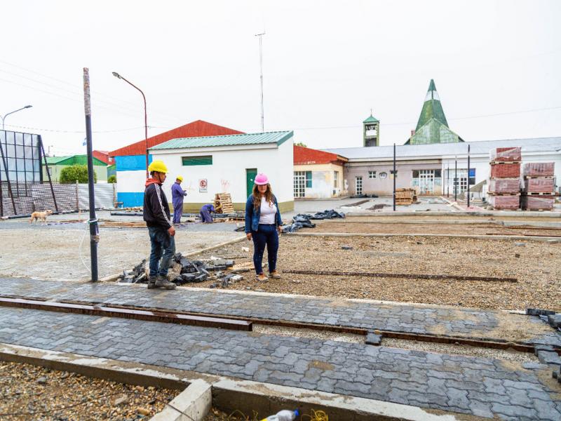 El espacio se encuentra emplazado en el patio interno que linda al Centro Polivalente de Arte, la Comisara Tercera, y las oficinas de Obras Pblicas. Falta que se termine de montar el anfiteatro, indic Gabriela Castillo.