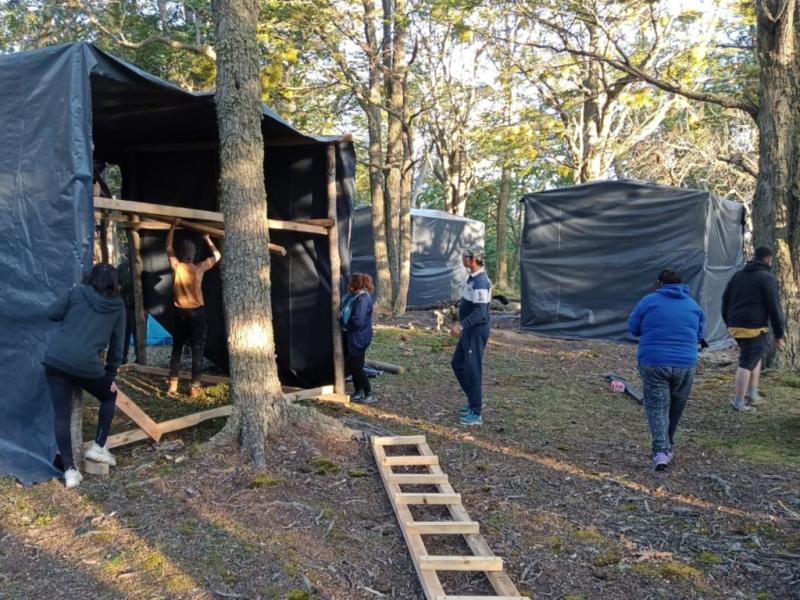 Nos pusimos a disposicin. Les pedimos que nos acerquen el listado y abriremos una mesa de dilogo para analizar la situacin de cada familia, indic la Presidenta del IPVyH, Laura Montes.