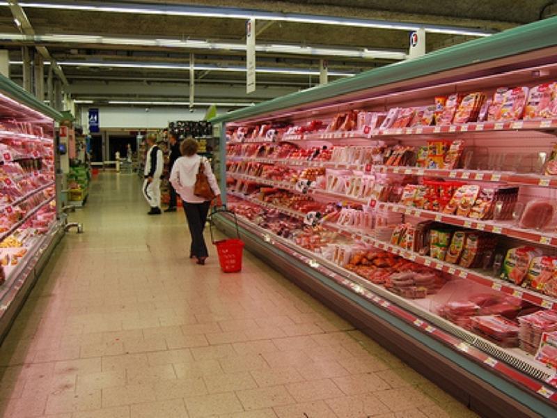 En febrero se registr un fuerte aumento en los precios de los Alimentos con su mximo exponente en la dinmica de la carne vacuna, con subas mensuales que promediaron el 25%, que redujeron la capacidad de compra para otros productos.