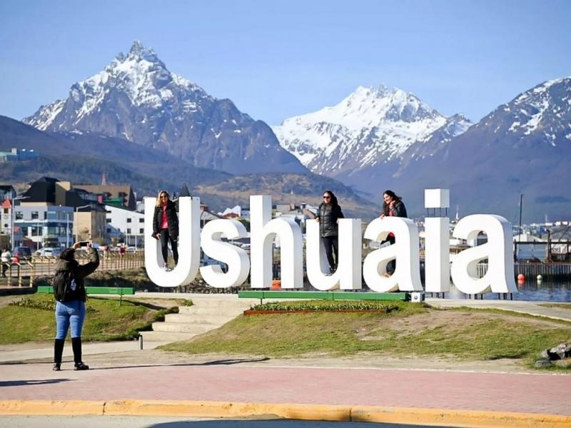 Unidos Hacemos Futuro, Juntos por el Cambio, Republicanos Unidos, Frente de Izquierda y Trabajadores, CERRO, y Somos Fueguinos, presentaron candidatos para Intendente y Viceintendente en la ciudad de Ushuaia.