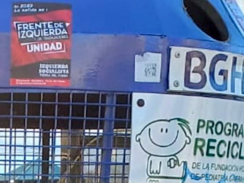 Esto da muy mala imagen y les pido por favor que limpien dnde fueron a pegar para hacer su campaa, indic Mnica Becerra, en referencia a la pegatina de campaa electoral que realiz el Frente de Izquierda Unidad.