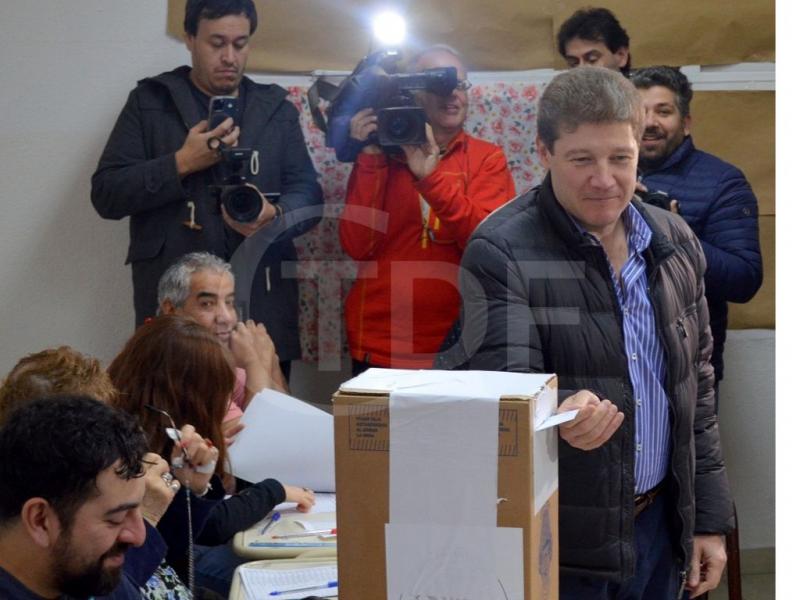 En Tierra del Fuego hace ya un tiempo hemos recuperado la paz social y la paz poltica y eso se vio para estas elecciones, fue un proceso electoral corto pero de mucha tranquilidad y de mucha paz, remarc Gustavo Melella.