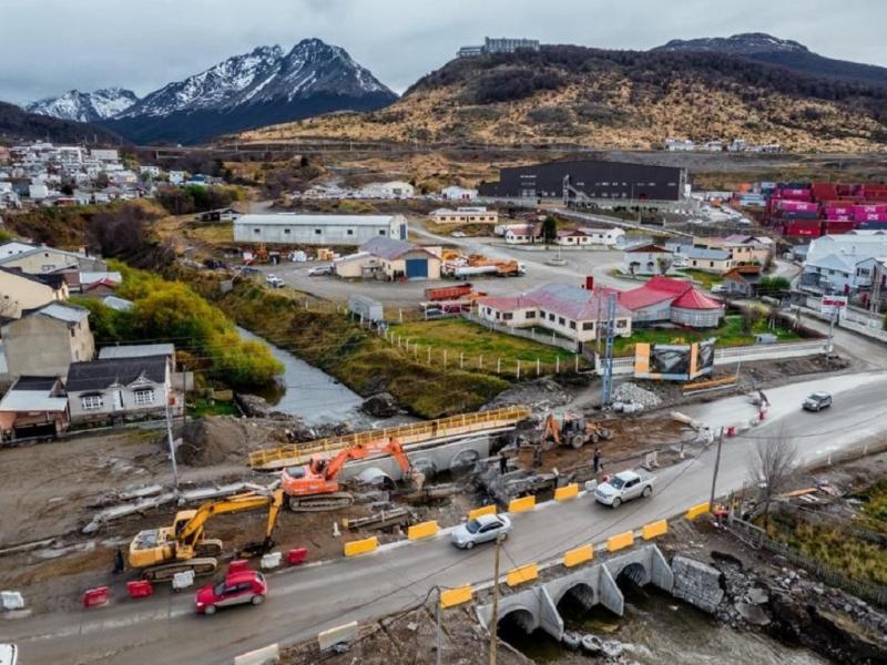 Una vez concluida esa etapa se dar inicio a la construccin de las tres alcantarillas para la segunda parte del nuevo puente, seal Gabriela Muiz Siccardi.