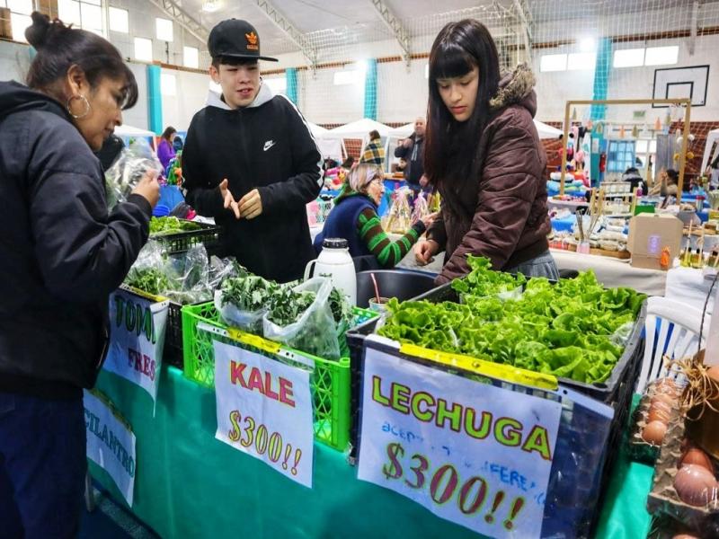 El Mercado en Tu Barrio es un espacio que motoriza la economa local y colabora con la economa familiar. Este sbado 8 de julio se realizar en el Polideportivo del barrio Malvinas Argentinas (ex Chacra 13).