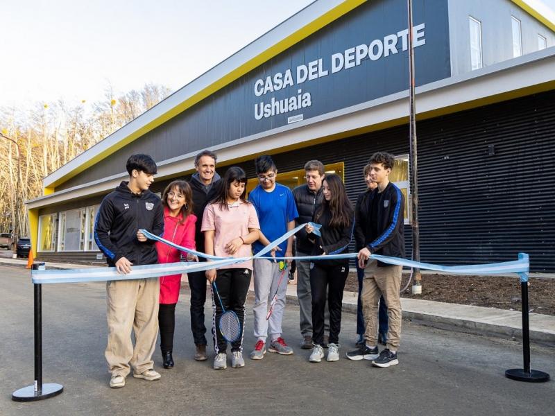 Adems de la parte competitiva lo que ms queremos es que el deporte tenga la funcin de la prevencin, la inclusin, y la igualdad de oportunidades. Destac Gustavo Melella.