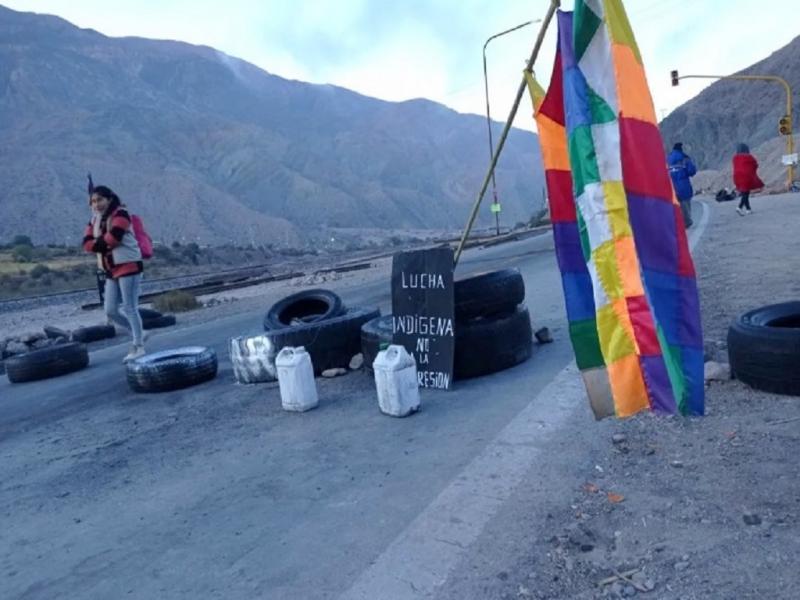 La reforma nos afecta mucho, nos quita nuestras tierras, nuestros derechos, quieren apropiarse, quieren ser dueos. Nos quieren gobernar y queremos ser libres, sostuvo Flix Calatayud, de la comunidad aborigen de El Churcal.