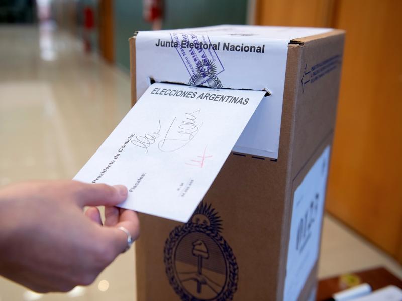 Estas mismas instituciones educativas sern seleccionadas como Centros Electorales para los prximos comicios del 22 de octubre y, eventualmente, el 19 de noviembre del corriente ao.