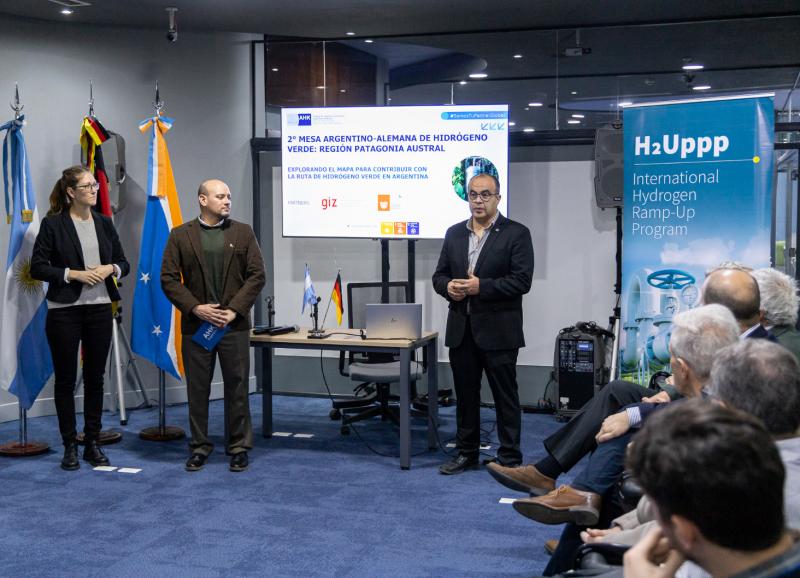 La segunda mesa Argentino-Alemana de hidrógeno verde se realizó en el marco del encuentro “Hidrógeno, Desarrollo Productivo y Sostenibilidad” que se desarrolló en la Fábrica de Talento de Ushuaia.
