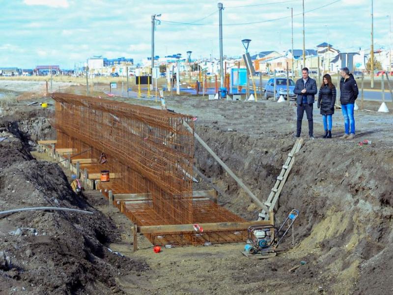 La segunda etapa del Muro y Costero comprender, desde la zona del Cristo, 250 metros lineales y al igual que la obra ya inaugurada tendr una importante intervencin con recursos municipales en la zona de la playa.