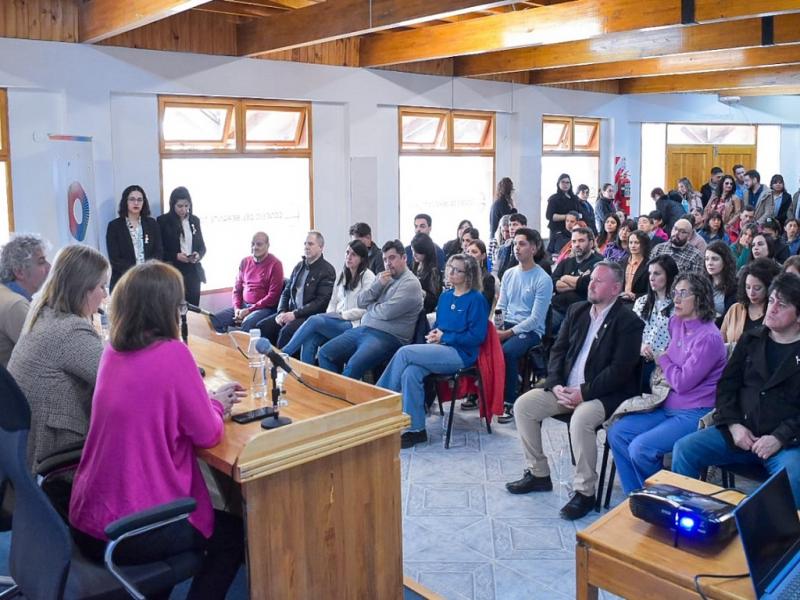 Tierra del Fuego se incorpora a la Red Nacional de la lnea telefnica 0800- 999-0091, destinada a escuchar, orientar y contener a los usuarios en situaciones de crisis subjetivas en salud mental.