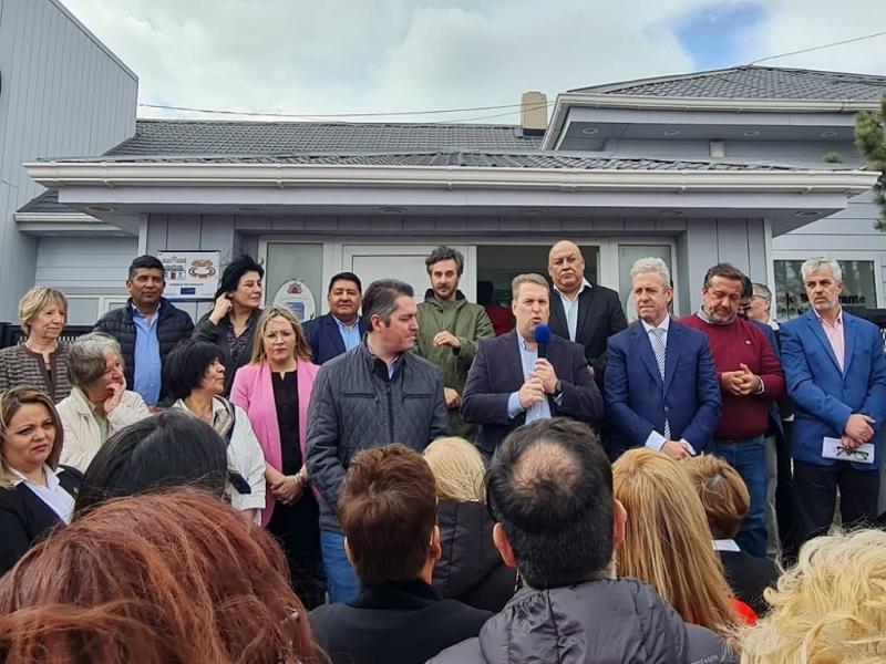 Un doble agradecimiento, tanto a los Concejales que han pasado por la institucin como a los trabajadores, resalt Ral Von der Thusen.