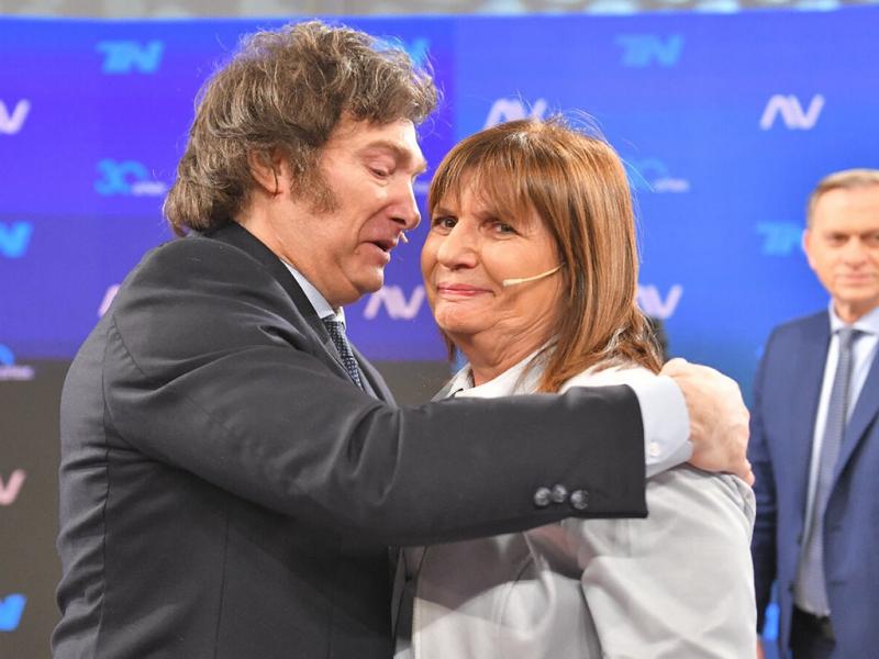 Patricia Bullrich present una denuncia contra Javier Milei slo 20 das antes de anunciar que lo apoyar en el ballotage, en lo que lo acusa de excluir de la discusin democrtica.