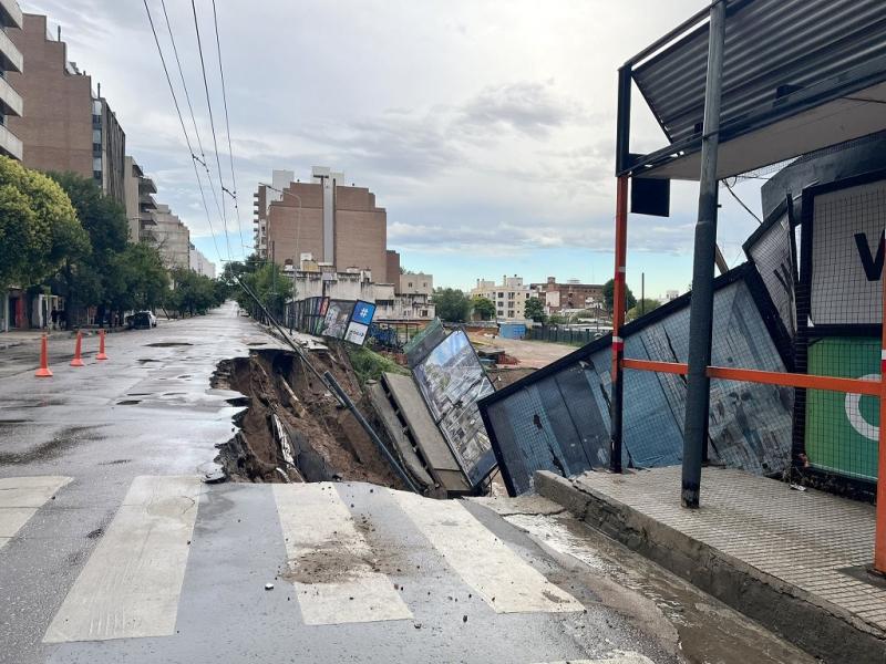 En la ciudad de Crdoba se estiman que las precipitaciones fueron de ms de 60 milmetros en un corto periodo de tiempo, de aproximadamente tres horas. En total 30 personas fueron evacuadas y alojadas en el hotel Bristol.