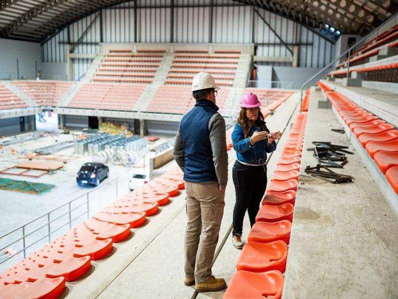 El Microestadio contar con una capacidad para 4.182 personas e incluir una cancha de 20 por 40 metros; sector de servicios; vestuarios y boleteras; cocina; depsitos; ascensor y sectores definidos para mdicos y trabajadores de prensa.