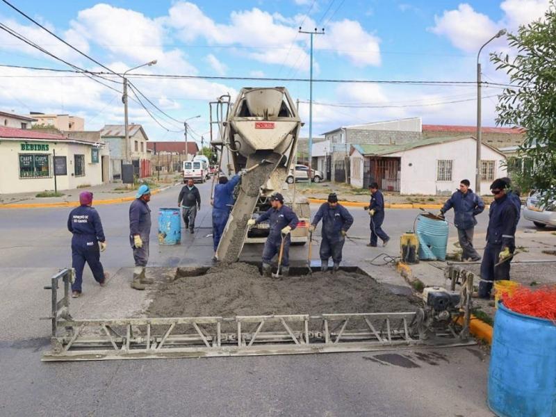 En tal zona, el Municipio llev adelante obras hdricas y de saneamiento ya finalizadas, que mejoraron la calidad de vida de 30.000 vecinos, en su mayora antiguos pobladores, que esperaron ms de 30 aos esta solucin definitiva.