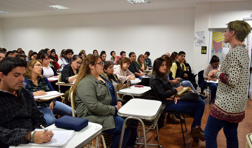 La Licenciatura en Gestin Educativa est orientada a docentes de todos los niveles que deseen formarse como profesionales de la gestin de las instituciones educativas.  
 
