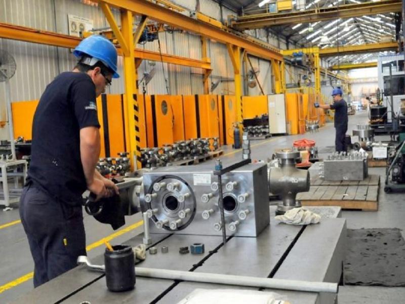 La rentabilidad industrial est siendo amenazada por diversos factores: La baja en el consumo, producto del debilitado poder adquisitivo, sumado a la persistente inflacin y el inminente aumento de tarifas de servicios pblicos.