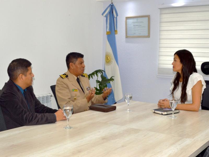 Guadalupe Zamora expres la predisposicin para acompaar las acciones de la Prefectura y respaldar as, desde lo institucional, las tareas de prevencin, bsqueda y rescate que realizan los integrantes de esa Fuerza.