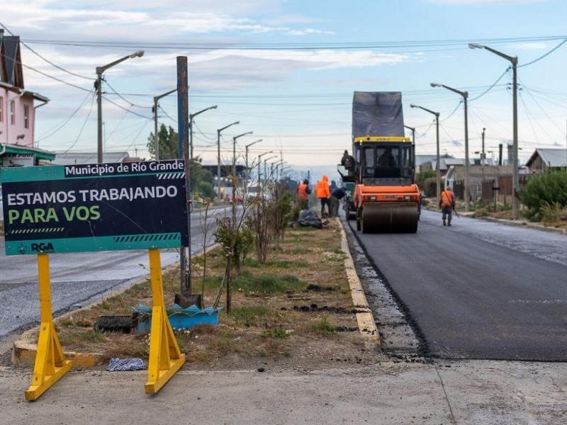 En los prximos das, siempre y cuando las condiciones climticas lo permitan, los trabajos continuarn por tramos y en media calzada en los alrededores de la Usina y el Cementerio; en sentido hacia la Rotonda de las Amricas.