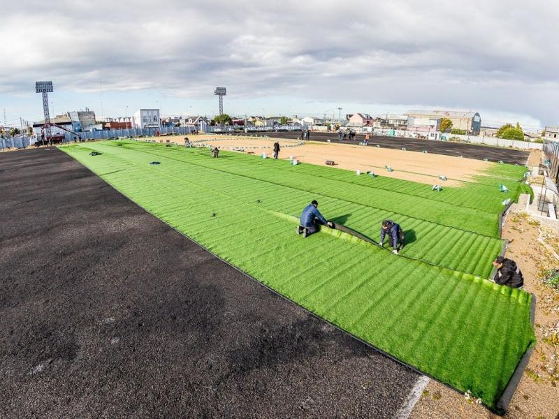 Esta obra significa volver a poner en valor a la cancha histrica del Centro Deportivo Municipal. Un lugar emblemtico de Ro Grande, que alberg la vida del ftbol once de nuestra ciudad, destac Martn Prez.