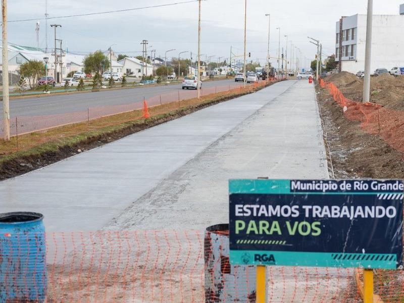 Una vez cumplido el tiempo de fraguado, las vecinas y vecinos que viven en el barrio Mutual y alrededores, as como quienes transitan por esta zona de gran concurrencia, podrn circular de forma ms segura, cmoda y prctica.