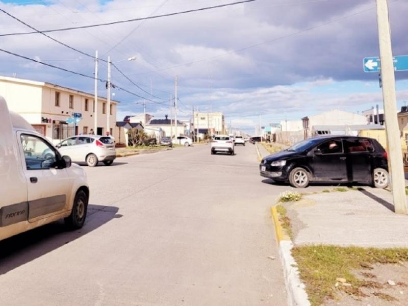 Los Concejales de la ciudad de Ro Grande aprobaron el proyecto de ordenanza que contempla la colocacin de semforos en la interseccin de las calles Posadas y Per en el barrio Mutual.