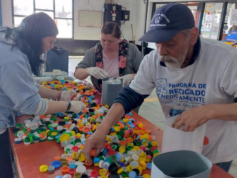 Alentamos a toda la comunidad a que nos siga acompaando en las campaas de donacin de materiales reciclables y se acerque a los puntos de recoleccin de sus zonas, seal la Fundacin Garrahan.