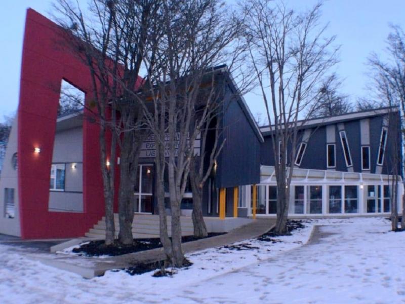 La medida dispuesta por el Ministerio de Educacin de Tierra del Fuego alcanza a los niveles inicial, primario, secundario, terciario y modalidades tanto de escuelas pblicas como de gestin privada.