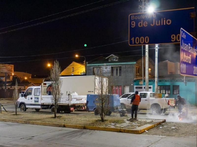 Los trabajos se desarrollaron en la esquina de las calles 9 de Julio y Alberdi. Adems, continu la remediacin en la Av. San Martn, esta vez centrndose especficamente en la interseccin con la avenida con Prefectura Naval Argentina.