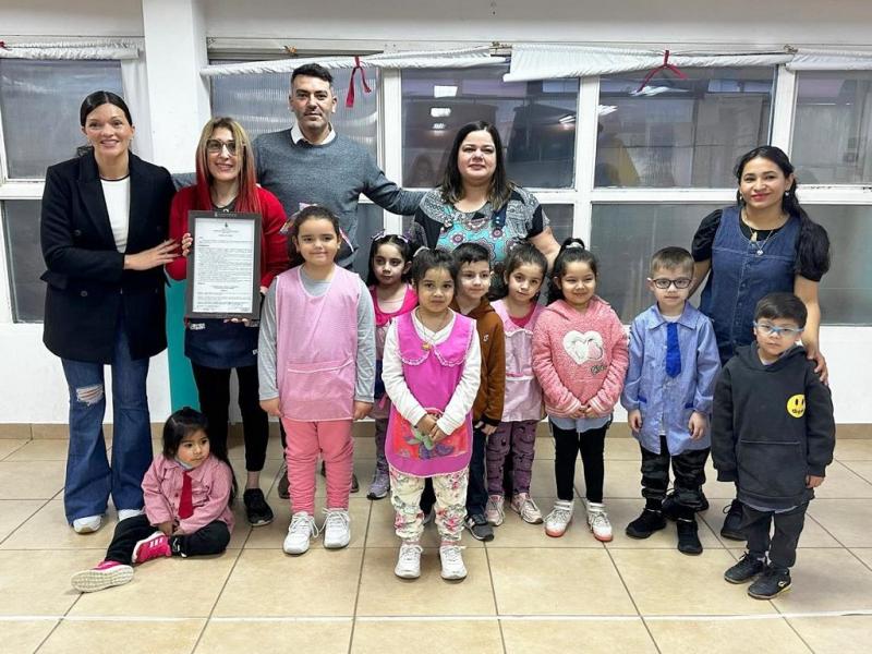 El trabajo fue preparado para la Feria de Ciencias y los nios y nias investigaron las razones por las cuales un zorro haba elegido el vivero para protegerse, y posteriormente indagaron en cmo resolver el hecho.