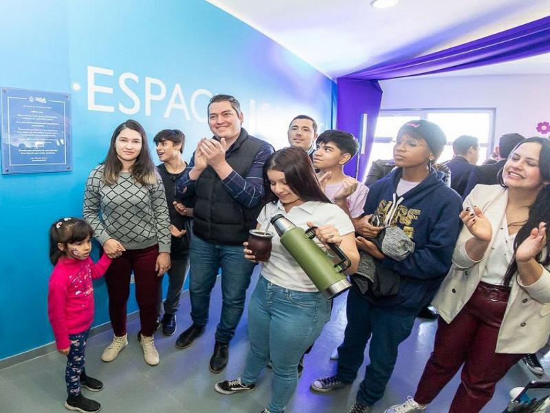 Ahora nos propusimos, con recursos propios, afianzar nuestras polticas de acompaamiento a nuestros jvenes, y construir el cuarto Espacio Joven para los vecinos y vecinas de Ro Grande