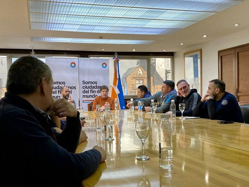 Desde el Gobierno provincial vamos a acompaar a todas las empresas por igual y vamos a trabajar para que sean reincorporadas al subrgimen industrial, adelant el Gobernador de Tierra del Fuego, Gustavo Melella.