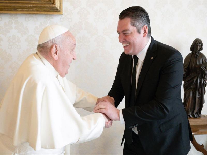 Prez abord junto al Santo Padre diversos temas de relevancia; entre ellos, la preocupacin por la militarizacin del Atlntico Sur, el impacto de las disputas globales en la Antrtida y la necesidad de preservar estos territorios como zonas de paz.